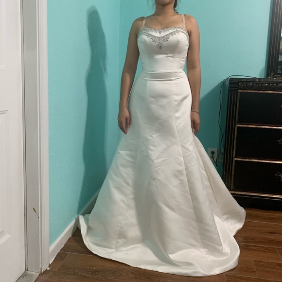 Ivory wedding dress - Picture 3 of 3